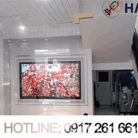 thi công màn hình quảng cáo treo tường 65 inch salon Hương Rose