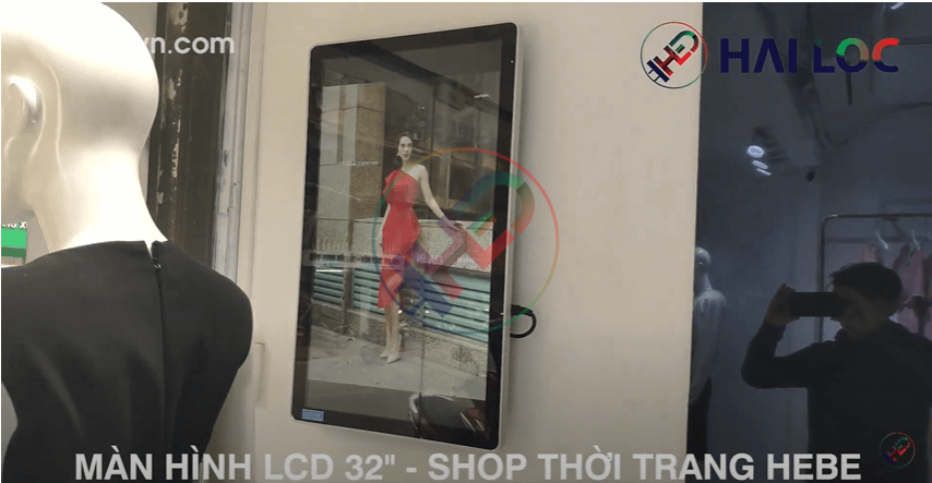 THI CÔNG LẮP ĐẶT LCD QUẢNG CÁO TREO TƯỜNG 32" TẠI CỬA HÀNG THỜI TRANG HEBE