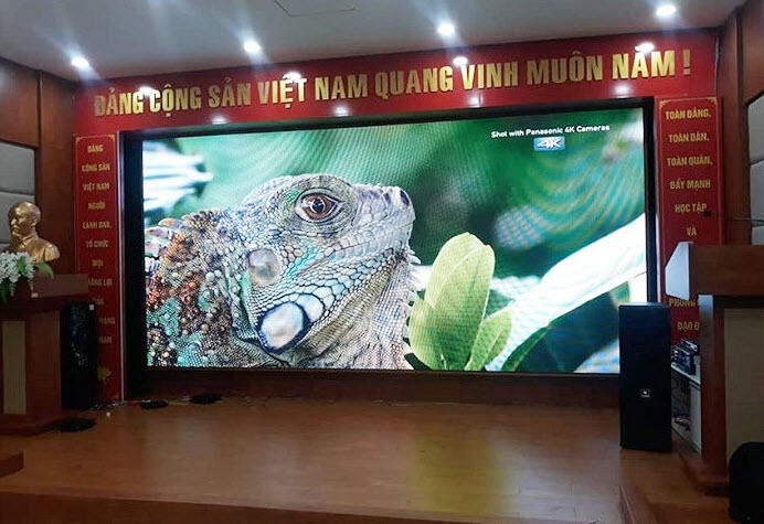Cong-trinh-thi-cong-man-hinh-led-tai-ca-mau