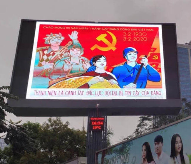 Cong-trinh-thi-cong-man-hinh-led-tai-hoa-binh
