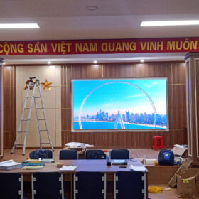 Cong-trinh-thi-cong-man-hinh-led-tai-quang-ninh