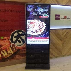 Màn hình quảng cáo LCD chân đứng 65 inch SAMSUNG / LG - Hải Lộc