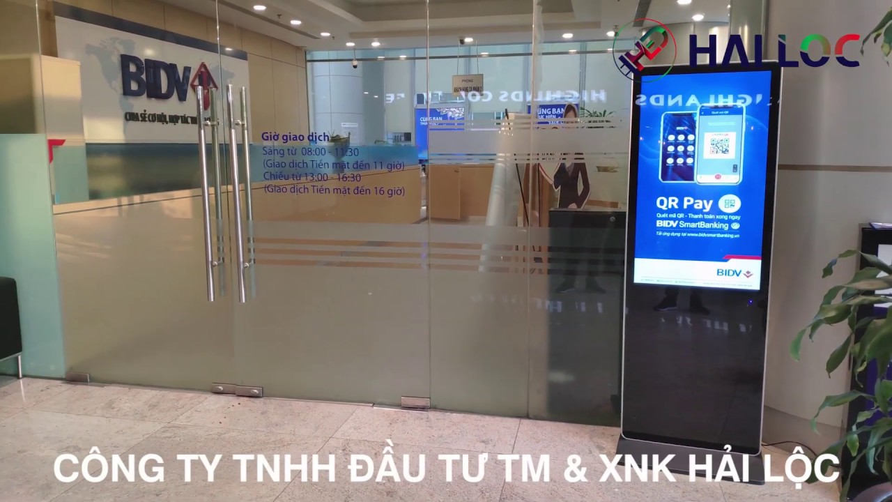 Thi công màn hình LCD 43 inch quảng cáo WIFI cột đứng tại BIDV số 3 Hàng Vôi - Hình ảnh dự án thực tế LED Hải Lộc thi công