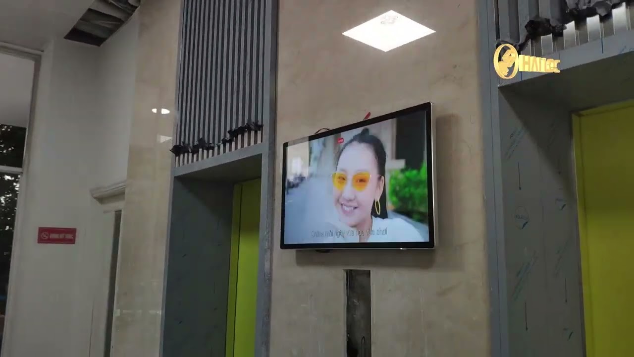 Thi công lắp 8 màn hình LEDLCD 32 inch cho UBND Quận Long Biên – Trụ sở mới